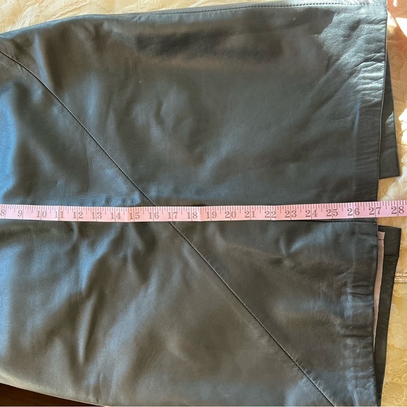 Women’s black leather skirt. 32 inches waist line - Picture 12 of 12